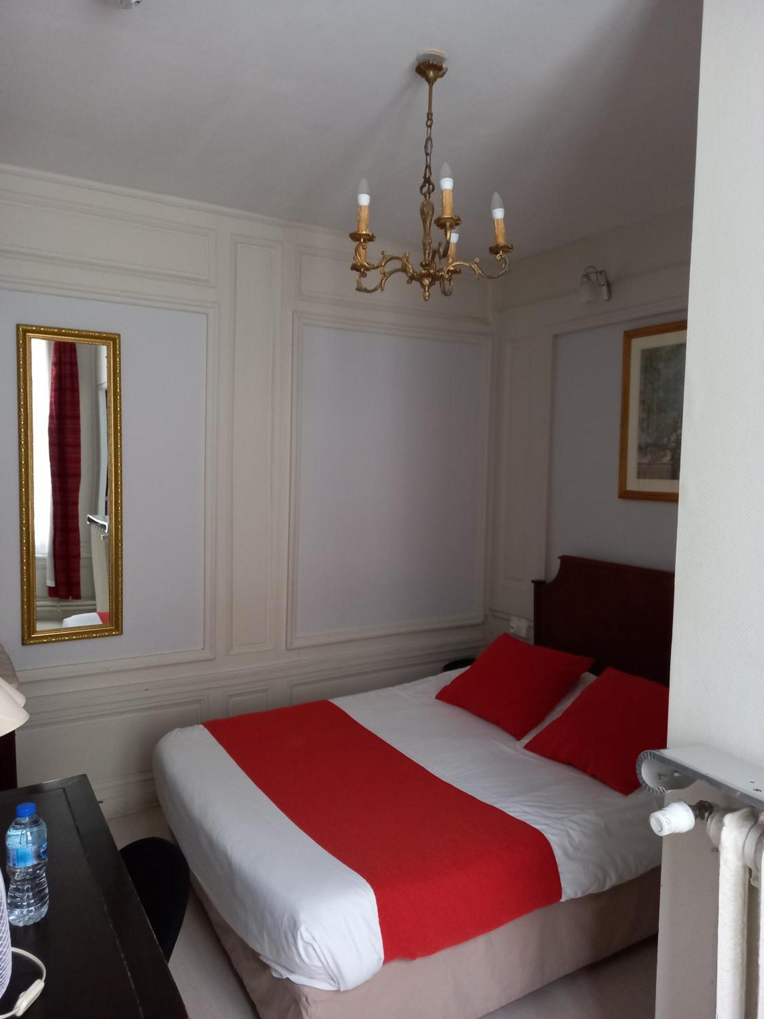 Brit Hotel Comtes De Champagne - Troyes Centre Historique Экстерьер фото