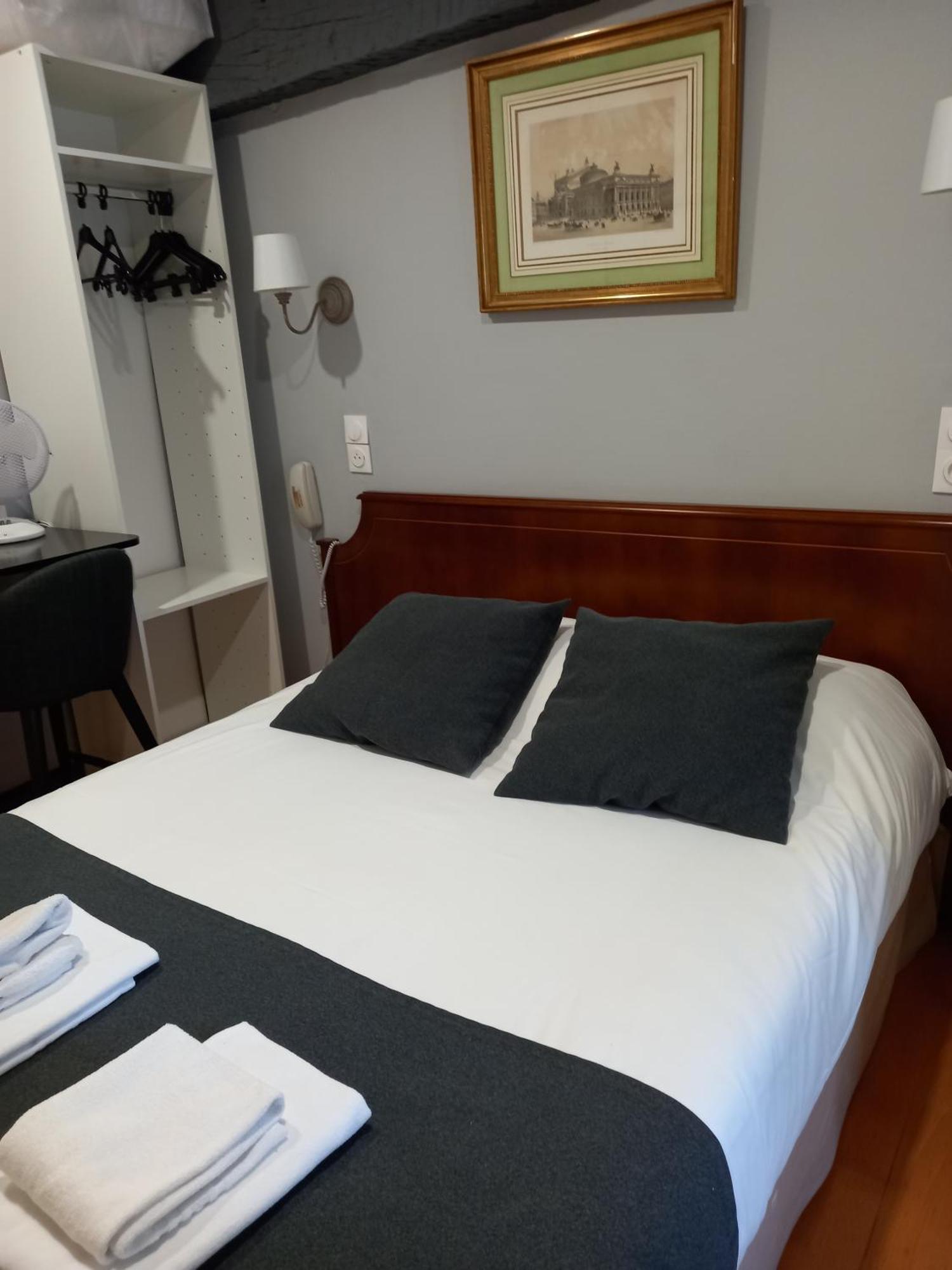 Brit Hotel Comtes De Champagne - Troyes Centre Historique Экстерьер фото